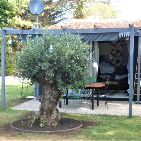 Hébergement de vacances Quaint Holiday In écuras With Garden